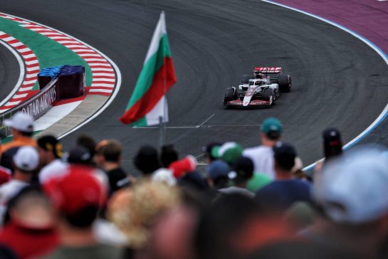 Esteban Ocon (FRA) Haas VF-25.
02.08.2025. Formula 1 World Championship, Rd 14, Hungarian Grand Prix, Budapest, Hungary, Qualifying Day.
- www.xpbimages.com, EMail: requests@xpbimages.com © Copyright: Moy / XPB Images