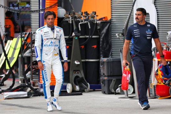 Carlos Sainz (ESP) Atlassian Williams Racing.
02.08.2025. Formula 1 World Championship, Rd 14, Hungarian Grand Prix, Budapest, Hungary, Qualifying Day.
- www.xpbimages.com, EMail: requests@xpbimages.com © Copyright: Batchelor / XPB Images