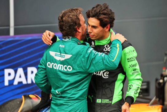 (L to R): Fernando Alonso (ESP) Aston Martin F1 Team celebrates with Gabriel Bortoleto (BRA) Sauber in qualifying parc ferme.
02.08.2025. Formula 1 World Championship, Rd 14, Hungarian Grand Prix, Budapest, Hungary, Qualifying Day.
- www.xpbimages.com, EMail: requests@xpbimages.com © Copyright: Batchelor / XPB Images