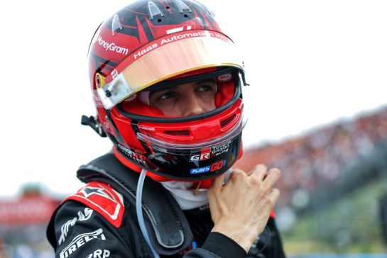 Esteban Ocon (FRA) Haas F1 Team on the grid.
03.08.2025. Formula 1 World Championship, Rd 14, Hungarian Grand Prix, Budapest, Hungary, Race Day.
- www.xpbimages.com, EMail: requests@xpbimages.com © Copyright: Charniaux / XPB Images