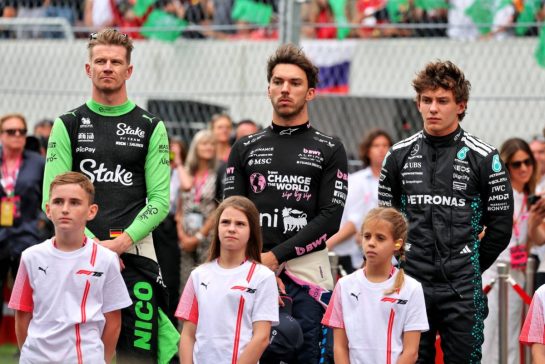 (L to R): Nico Hulkenberg (GER) Sauber; Pierre Gasly (FRA) Alpine F1 Team; and Andrea Kimi Antonelli (ITA) Mercedes AMG F1, as the grid observes the national anthem.
03.08.2025. Formula 1 World Championship, Rd 14, Hungarian Grand Prix, Budapest, Hungary, Race Day.
- www.xpbimages.com, EMail: requests@xpbimages.com © Copyright: Moy / XPB Images