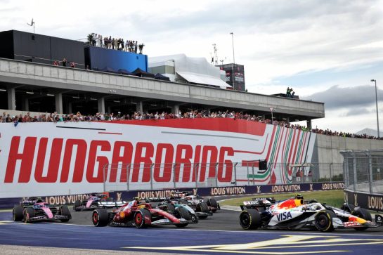 Lewis Hamilton (GBR) Ferrari SF-25 at the start of the race.
03.08.2025. Formula 1 World Championship, Rd 14, Hungarian Grand Prix, Budapest, Hungary, Race Day.
- www.xpbimages.com, EMail: requests@xpbimages.com © Copyright: Bearne / XPB Images
