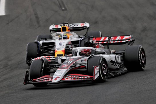 Esteban Ocon (FRA) Haas VF-25 and Isack Hadjar (FRA) Racing Bulls VCARB 02 battle for position.
03.08.2025. Formula 1 World Championship, Rd 14, Hungarian Grand Prix, Budapest, Hungary, Race Day.
- www.xpbimages.com, EMail: requests@xpbimages.com © Copyright: Charniaux / XPB Images