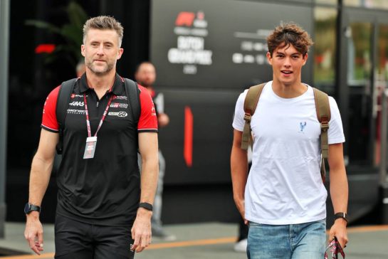 (L to R): Martin Poole (GBR) Haas F1 Team Personal Trainer with Oliver Bearman (GBR) Haas F1 Team.
28.08.2025. Formula 1 World Championship, Rd 15, Dutch Grand Prix, Zandvoort, Netherlands, Preparation Day.
- www.xpbimages.com, EMail: requests@xpbimages.com © Copyright: Moy / XPB Images