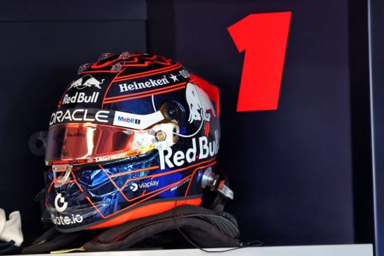 The helmet of Max Verstappen (NLD) Red Bull Racing.
29.08.2025. Formula 1 World Championship, Rd 15, Dutch Grand Prix, Zandvoort, Netherlands, Practice Day.
- www.xpbimages.com, EMail: requests@xpbimages.com © Copyright: Batchelor / XPB Images
