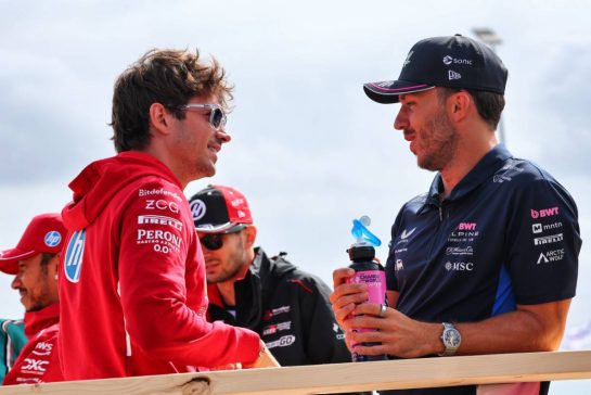 (L to R): Charles Leclerc (MON) Ferrari with Pierre Gasly (FRA) Alpine F1 Team on the drivers' parade.
31.08.2025. Formula 1 World Championship, Rd 15, Dutch Grand Prix, Zandvoort, Netherlands, Race Day.
- www.xpbimages.com, EMail: requests@xpbimages.com © Copyright: Batchelor / XPB Images
