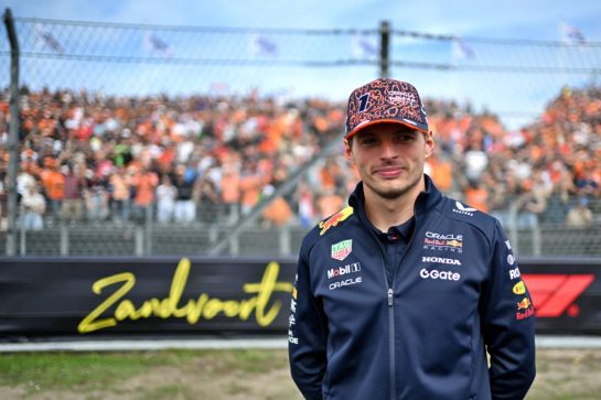 Max Verstappen (NLD) Red Bull Racing on the drivers' parade.
31.08.2025. Formula 1 World Championship, Rd 15, Dutch Grand Prix, Zandvoort, Netherlands, Race Day.
- www.xpbimages.com, EMail: requests@xpbimages.com © Copyright: Price	/ XPB Images