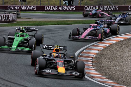 Yuki Tsunoda (JPN) Red Bull Racing RB21.
31.08.2025. Formula 1 World Championship, Rd 15, Dutch Grand Prix, Zandvoort, Netherlands, Race Day.
- www.xpbimages.com, EMail: requests@xpbimages.com © Copyright: Charniaux / XPB Images