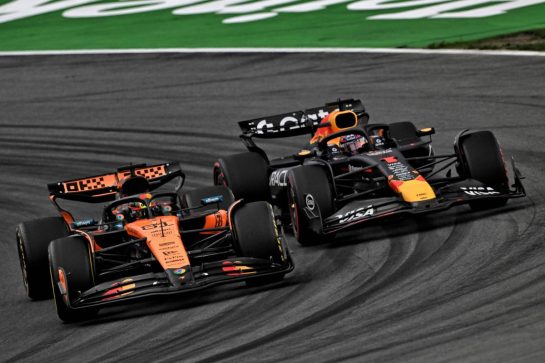 Oscar Piastri (AUS) McLaren MCL39 leads Max Verstappen (NLD) Red Bull Racing RB21 at the start of the race.
31.08.2025. Formula 1 World Championship, Rd 15, Dutch Grand Prix, Zandvoort, Netherlands, Race Day.
- www.xpbimages.com, EMail: requests@xpbimages.com © Copyright: Price	/ XPB Images