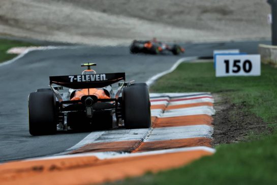 Lando Norris (GBR) McLaren MCL39.
31.08.2025. Formula 1 World Championship, Rd 15, Dutch Grand Prix, Zandvoort, Netherlands, Race Day.
- www.xpbimages.com, EMail: requests@xpbimages.com © Copyright: Charniaux / XPB Images