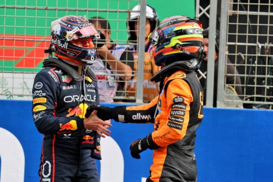 (L to R): Max Verstappen (NLD) Red Bull Racing celebrates his second position with race winner Oscar Piastri (AUS) McLaren.
31.08.2025. Formula 1 World Championship, Rd 15, Dutch Grand Prix, Zandvoort, Netherlands, Race Day.
- www.xpbimages.com, EMail: requests@xpbimages.com © Copyright: Moy / XPB Images