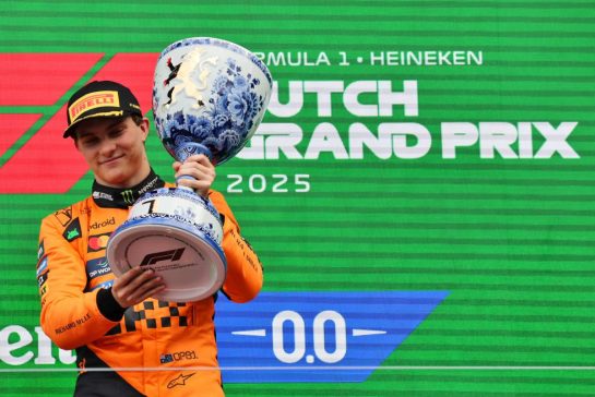 Race winner Oscar Piastri (AUS) McLaren celebrates on the podium.
31.08.2025. Formula 1 World Championship, Rd 15, Dutch Grand Prix, Zandvoort, Netherlands, Race Day.
- www.xpbimages.com, EMail: requests@xpbimages.com © Copyright: Moy / XPB Images