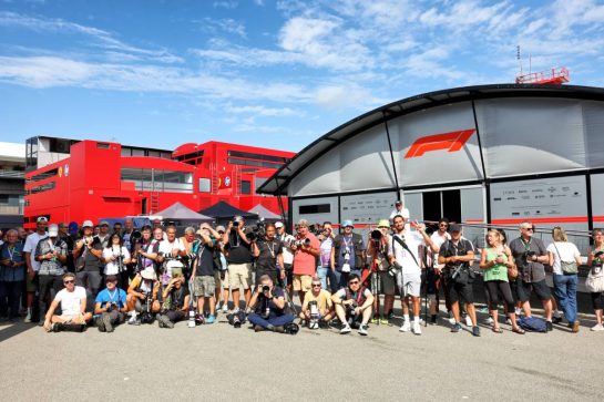 Paddock atmosphere - a wall of photographers.
05.09.2025. Formula 1 World Championship, Rd 16, Italian Grand Prix, Monza, Italy, Practice Day.
- www.xpbimages.com, EMail: requests@xpbimages.com © Copyright: Bearne / XPB Images