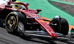 Italian GP: Hamilton leads Ferrari 1-2 in opening practice