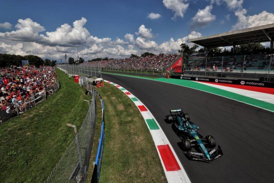 Lance Stroll (CDN) Aston Martin F1 Team AMR25.
05.09.2025. Formula 1 World Championship, Rd 16, Italian Grand Prix, Monza, Italy, Practice Day.
- www.xpbimages.com, EMail: requests@xpbimages.com © Copyright: Rew / XPB Images