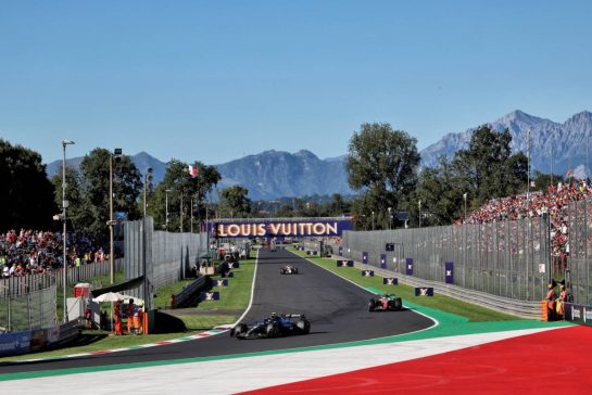 Carlos Sainz (ESP) Atlassian Williams Racing FW47.
05.09.2025. Formula 1 World Championship, Rd 16, Italian Grand Prix, Monza, Italy, Practice Day.
- www.xpbimages.com, EMail: requests@xpbimages.com © Copyright: Rew / XPB Images