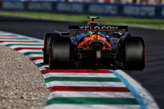Lando Norris (GBR) McLaren MCL39.
05.09.2025. Formula 1 World Championship, Rd 16, Italian Grand Prix, Monza, Italy, Practice Day.
- www.xpbimages.com, EMail: requests@xpbimages.com © Copyright: Charniaux / XPB Images