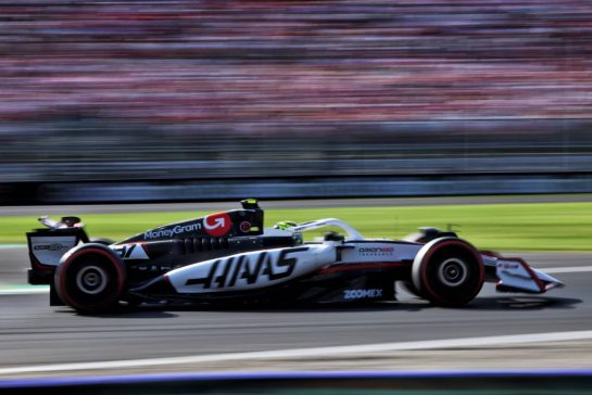 Oliver Bearman (GBR) Haas VF-25.
06.09.2025. Formula 1 World Championship, Rd 16, Italian Grand Prix, Monza, Italy, Qualifying Day.
- www.xpbimages.com, EMail: requests@xpbimages.com © Copyright: Rew / XPB Images