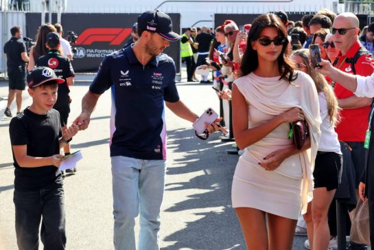 (L to R): Pierre Gasly (FRA) Alpine F1 Team with his girlfriend Kika Cerqueira Gomes (POR).
07.09.2025. Formula 1 World Championship, Rd 16, Italian Grand Prix, Monza, Italy, Race Day.
- www.xpbimages.com, EMail: requests@xpbimages.com © Copyright: Bearne / XPB Images