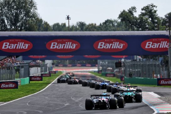 Franco Colapinto (ARG) Alpine F1 Team A525 at the start of the race.
07.09.2025. Formula 1 World Championship, Rd 16, Italian Grand Prix, Monza, Italy, Race Day.
- www.xpbimages.com, EMail: requests@xpbimages.com © Copyright: Batchelor / XPB Images