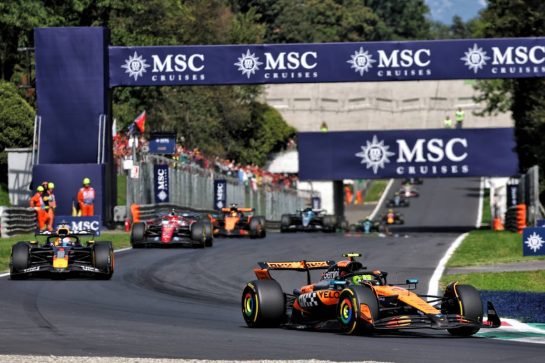 Lando Norris (GBR) McLaren MCL39.
07.09.2025. Formula 1 World Championship, Rd 16, Italian Grand Prix, Monza, Italy, Race Day.
- www.xpbimages.com, EMail: requests@xpbimages.com © Copyright: Batchelor / XPB Images