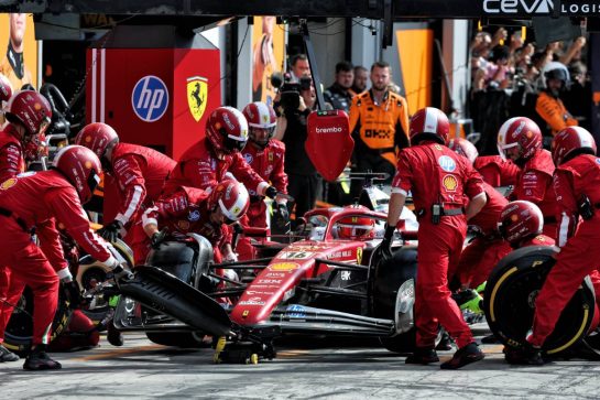 Charles Leclerc (MON) Ferrari SF-25 makes a pit stop.
07.09.2025. Formula 1 World Championship, Rd 16, Italian Grand Prix, Monza, Italy, Race Day.
- www.xpbimages.com, EMail: requests@xpbimages.com © Copyright: Batchelor / XPB Images