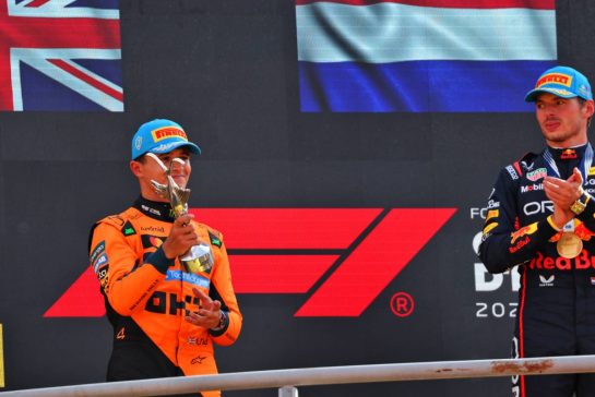Lando Norris (GBR) McLaren celebrates his second position on the podium.
07.09.2025. Formula 1 World Championship, Rd 16, Italian Grand Prix, Monza, Italy, Race Day.
- www.xpbimages.com, EMail: requests@xpbimages.com © Copyright: Batchelor / XPB Images