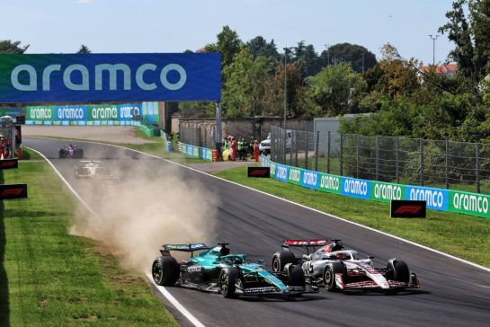Lance Stroll (CDN) Aston Martin F1 Team AMR25 and Esteban Ocon (FRA) Haas VF-25 battle for position.
07.09.2025. Formula 1 World Championship, Rd 16, Italian Grand Prix, Monza, Italy, Race Day.
- www.xpbimages.com, EMail: requests@xpbimages.com © Copyright: Rew / XPB Images