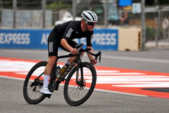 Valtteri Bottas (FIN) Mercedes AMG F1 Reserve Driver rides the circuit.
18.09.2025. Formula 1 World Championship, Rd 17, Azerbaijan Grand Prix, Baku Street Circuit, Azerbaijan, Preparation Day.
- www.xpbimages.com, EMail: requests@xpbimages.com © Copyright: Rew / XPB Images