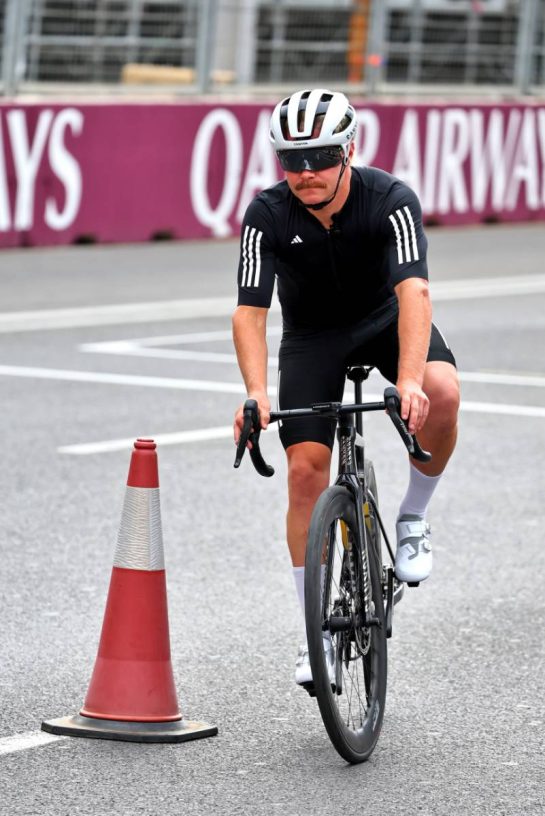 Valtteri Bottas (FIN) Mercedes AMG F1 Reserve Driver rides the circuit.
18.09.2025. Formula 1 World Championship, Rd 17, Azerbaijan Grand Prix, Baku Street Circuit, Azerbaijan, Preparation Day.
- www.xpbimages.com, EMail: requests@xpbimages.com © Copyright: Batchelor / XPB Images