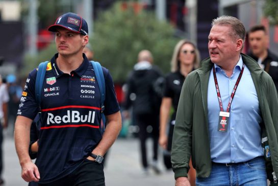 (L to R): Max Verstappen (NLD) Red Bull Racing with his father Jos Verstappen (NLD).
19.09.2025. Formula 1 World Championship, Rd 17, Azerbaijan Grand Prix, Baku Street Circuit, Azerbaijan, Practice Day.
- www.xpbimages.com, EMail: requests@xpbimages.com © Copyright: Bearne / XPB Images