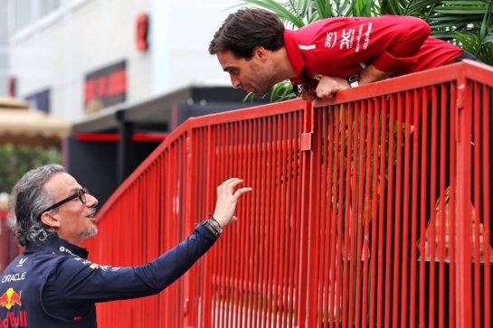 (L to R): Laurent Mekies (FRA) Red Bull Racing Team Principal and CEO with Jerome d'Ambrosio (BEL) Ferrari Deputy Team Principal.
19.09.2025. Formula 1 World Championship, Rd 17, Azerbaijan Grand Prix, Baku Street Circuit, Azerbaijan, Practice Day.
- www.xpbimages.com, EMail: requests@xpbimages.com © Copyright: Bearne / XPB Images