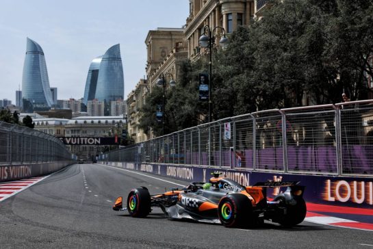 Lando Norris (GBR) McLaren MCL39.
19.09.2025. Formula 1 World Championship, Rd 17, Azerbaijan Grand Prix, Baku Street Circuit, Azerbaijan, Practice Day.
- www.xpbimages.com, EMail: requests@xpbimages.com © Copyright: Charniaux / XPB Images
