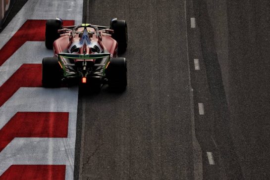 Lewis Hamilton (GBR) Ferrari SF-25.
19.09.2025. Formula 1 World Championship, Rd 17, Azerbaijan Grand Prix, Baku Street Circuit, Azerbaijan, Practice Day.
- www.xpbimages.com, EMail: requests@xpbimages.com © Copyright: Rew / XPB Images