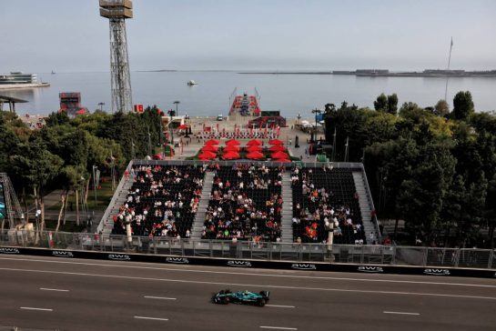 Fernando Alonso (ESP) Aston Martin F1 Team AMR25.
19.09.2025. Formula 1 World Championship, Rd 17, Azerbaijan Grand Prix, Baku Street Circuit, Azerbaijan, Practice Day.
- www.xpbimages.com, EMail: requests@xpbimages.com © Copyright: Rew / XPB Images