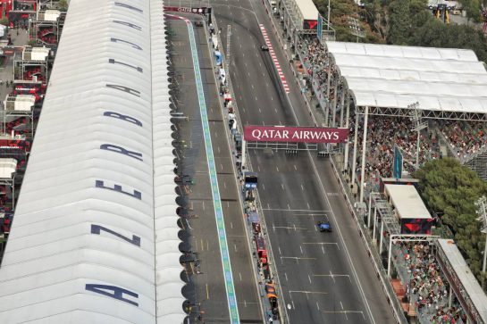 Alexander Albon (THA) Atlassian Williams Racing FW47.
19.09.2025. Formula 1 World Championship, Rd 17, Azerbaijan Grand Prix, Baku Street Circuit, Azerbaijan, Practice Day.
- www.xpbimages.com, EMail: requests@xpbimages.com © Copyright: Bearne / XPB Images
