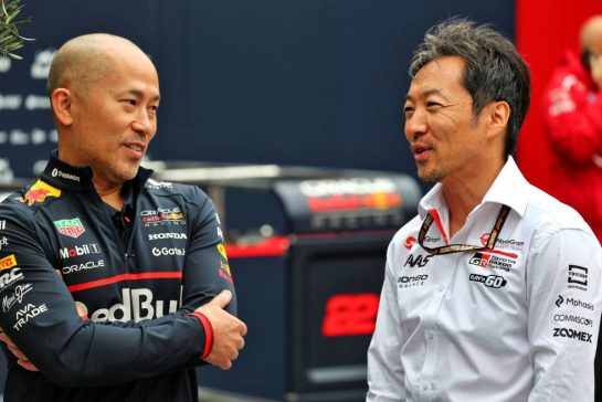 Ayao Komatsu (JPN) Haas F1 Team Principal (Right).
20.09.2025. Formula 1 World Championship, Rd 17, Azerbaijan Grand Prix, Baku Street Circuit, Azerbaijan, Qualifying Day.
- www.xpbimages.com, EMail: requests@xpbimages.com © Copyright: Batchelor / XPB Images