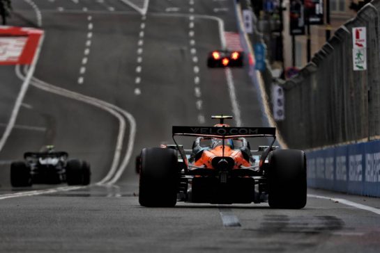 Lando Norris (GBR) McLaren MCL39.
20.09.2025. Formula 1 World Championship, Rd 17, Azerbaijan Grand Prix, Baku Street Circuit, Azerbaijan, Qualifying Day.
- www.xpbimages.com, EMail: requests@xpbimages.com © Copyright: Rew / XPB Images
