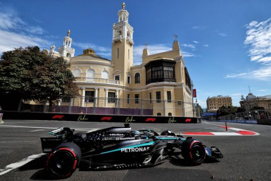 George Russell (GBR) Mercedes AMG F1 W16.
20.09.2025. Formula 1 World Championship, Rd 17, Azerbaijan Grand Prix, Baku Street Circuit, Azerbaijan, Qualifying Day.
- www.xpbimages.com, EMail: requests@xpbimages.com © Copyright: Rew / XPB Images