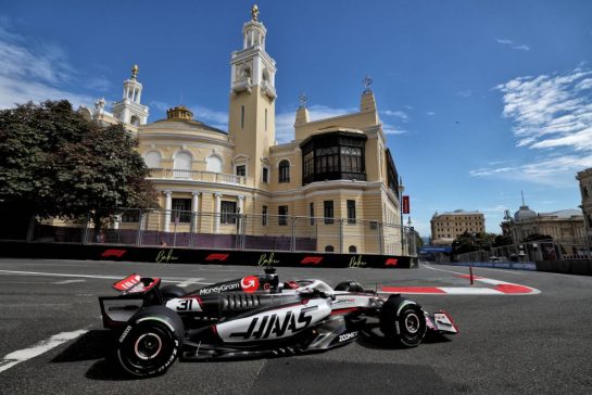 Esteban Ocon (FRA) Haas VF-25.
20.09.2025. Formula 1 World Championship, Rd 17, Azerbaijan Grand Prix, Baku Street Circuit, Azerbaijan, Qualifying Day.
- www.xpbimages.com, EMail: requests@xpbimages.com © Copyright: Rew / XPB Images