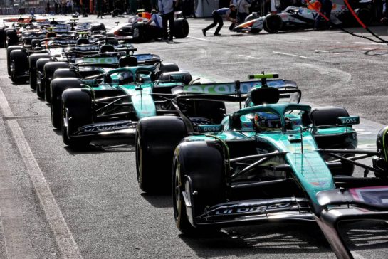 Fernando Alonso (ESP) Aston Martin F1 Team AMR25 in the pits.
20.09.2025. Formula 1 World Championship, Rd 17, Azerbaijan Grand Prix, Baku Street Circuit, Azerbaijan, Qualifying Day.
- www.xpbimages.com, EMail: requests@xpbimages.com © Copyright: Batchelor / XPB Images