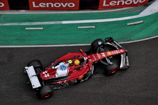 Lewis Hamilton (GBR) Ferrari SF-25.
20.09.2025. Formula 1 World Championship, Rd 17, Azerbaijan Grand Prix, Baku Street Circuit, Azerbaijan, Qualifying Day.
- www.xpbimages.com, EMail: requests@xpbimages.com © Copyright: Rew / XPB Images