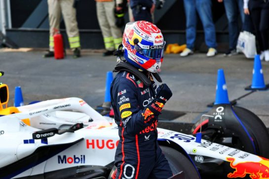 Max Verstappen (NLD) Red Bull Racing celebrates his pole position in qualifying parc ferme.
20.09.2025. Formula 1 World Championship, Rd 17, Azerbaijan Grand Prix, Baku Street Circuit, Azerbaijan, Qualifying Day.
- www.xpbimages.com, EMail: requests@xpbimages.com © Copyright: Batchelor / XPB Images