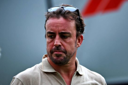 Fernando Alonso (ESP) Aston Martin F1 Team.
02.10.2025. Formula 1 World Championship, Rd 18, Singapore Grand Prix, Marina Bay Street Circuit, Singapore, Preparation Day.
- www.xpbimages.com, EMail: requests@xpbimages.com © Copyright: Rew / XPB Images