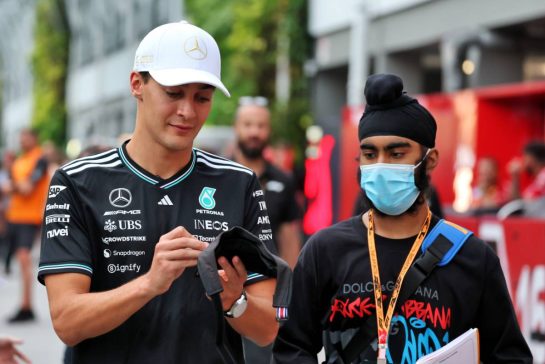 George Russell (GBR) Mercedes AMG F1.
02.10.2025. Formula 1 World Championship, Rd 18, Singapore Grand Prix, Marina Bay Street Circuit, Singapore, Preparation Day.
- www.xpbimages.com, EMail: requests@xpbimages.com © Copyright: Moy / XPB Images