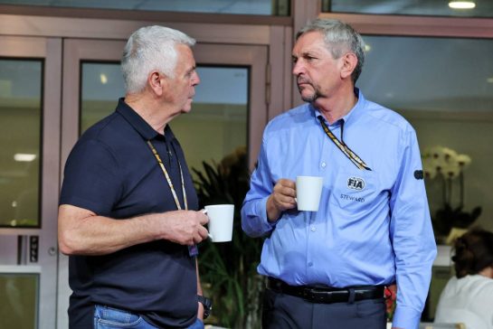 Derek Warwick (GBR) (Left).
02.10.2025. Formula 1 World Championship, Rd 18, Singapore Grand Prix, Marina Bay Street Circuit, Singapore, Preparation Day.
- www.xpbimages.com, EMail: requests@xpbimages.com © Copyright: Moy / XPB Images