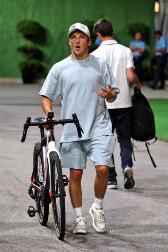 Liam Lawson (NZL) Racing Bulls.
02.10.2025. Formula 1 World Championship, Rd 18, Singapore Grand Prix, Marina Bay Street Circuit, Singapore, Preparation Day.
- www.xpbimages.com, EMail: requests@xpbimages.com © Copyright: Moy / XPB Images