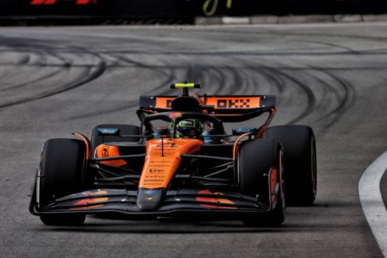 Lando Norris (GBR) McLaren MCL39.
03.10.2025. Formula 1 World Championship, Rd 18, Singapore Grand Prix, Marina Bay Street Circuit, Singapore, Practice Day.
- www.xpbimages.com, EMail: requests@xpbimages.com © Copyright: Rew / XPB Images