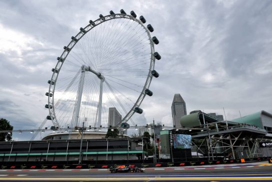 Max Verstappen (NLD) Red Bull Racing RB21.
03.10.2025. Formula 1 World Championship, Rd 18, Singapore Grand Prix, Marina Bay Street Circuit, Singapore, Practice Day.
- www.xpbimages.com, EMail: requests@xpbimages.com © Copyright: Moy / XPB Images