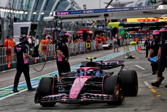 Franco Colapinto (ARG) Alpine F1 Team A525.
03.10.2025. Formula 1 World Championship, Rd 18, Singapore Grand Prix, Marina Bay Street Circuit, Singapore, Practice Day.
- www.xpbimages.com, EMail: requests@xpbimages.com © Copyright: Batchelor / XPB Images